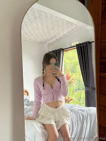 Nika Divine / itsnikadivine nude photo #6