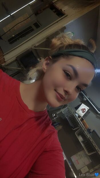 Alexi / itsonlyalexisss nude photo #4