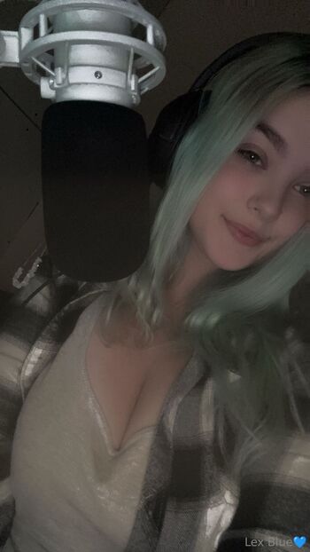 Alexi / itsonlyalexisss nude photo #11