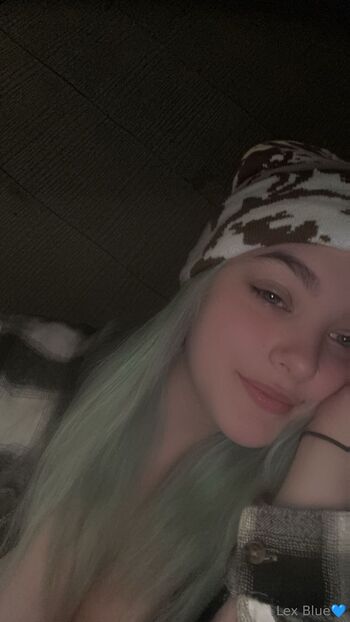 Alexi / itsonlyalexisss nude photo #15