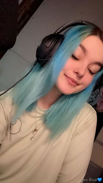 Alexi / itsonlyalexisss nude photo #19