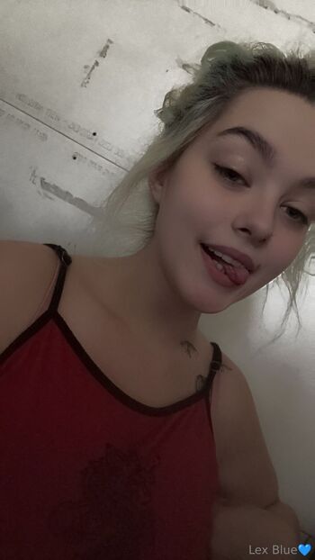 Alexi / itsonlyalexisss nude photo #32