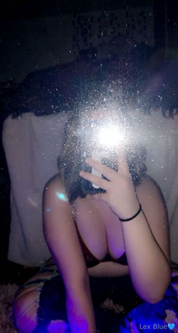 Alexi / itsonlyalexisss nude photo #33