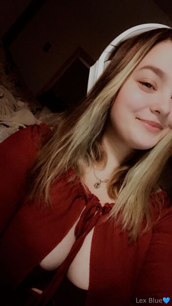 Alexi / itsonlyalexisss nude photo #34