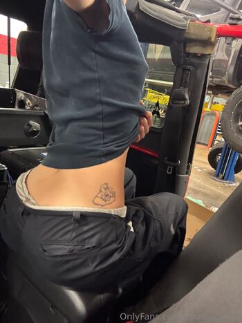 Karma-Kimberl / itsonlykarma nude photo #3