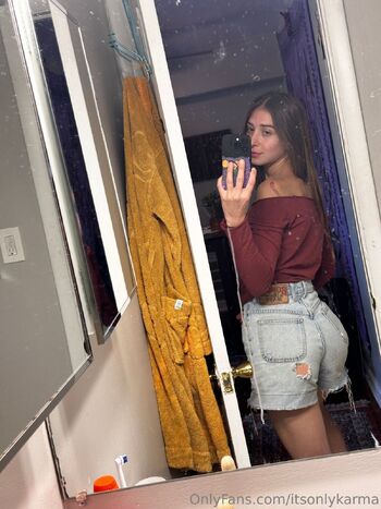 Karma-Kimberl / itsonlykarma nude photo #10