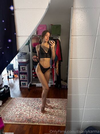 Karma-Kimberl / itsonlykarma nude photo #27