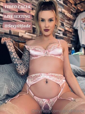 Paris CHECK DMS / itsparismay nude photo #1