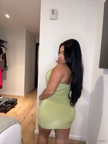 Chyn / itsschynaxx nude photo #1