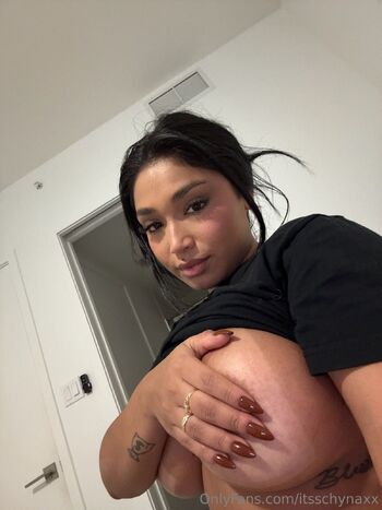 Chyn / itsschynaxx nude photo #7