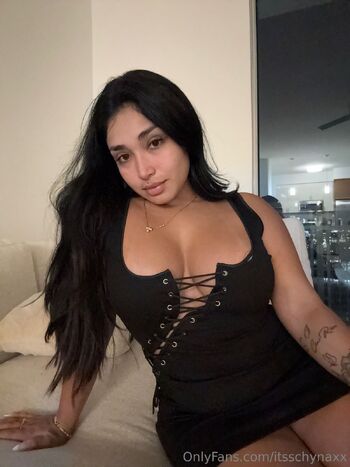 Chyn / itsschynaxx nude photo #8