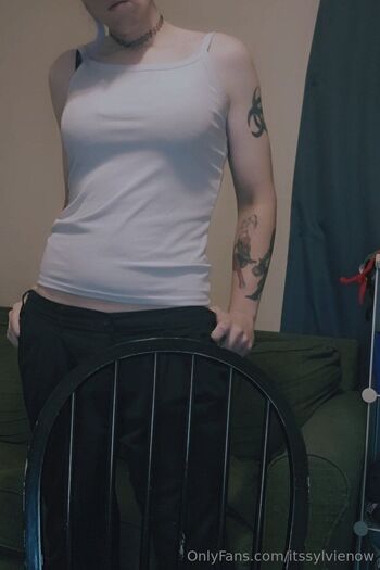 Sylvie Now / itssylvienow nude photo #30