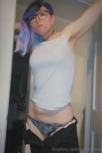 Sylvie Now / itssylvienow nude photo #32