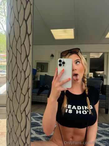 Tay / itstaysis nude photo #1