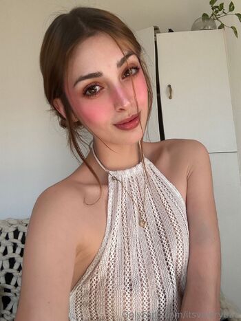 Valery Blak / itsvalerybae nude photo #2