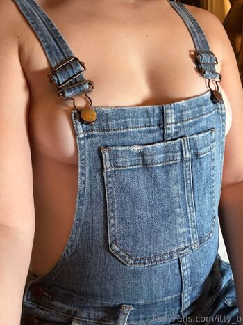 Itty Biddi / itty_b nude photo #12