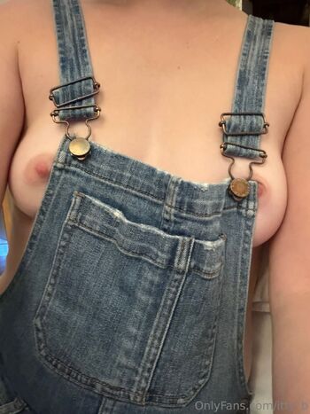 Itty Biddi / itty_b nude photo #15