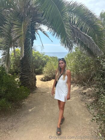 Cloe Lauren / ittybittybabiee nude photo #13