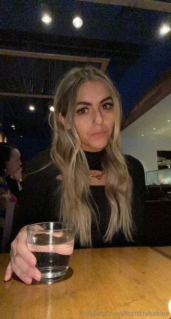 Cloe Lauren / ittybittybabiee nude photo #22