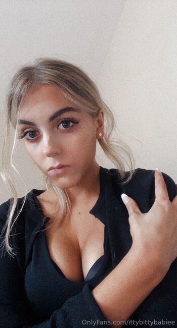 Cloe Lauren / ittybittybabiee nude photo #25