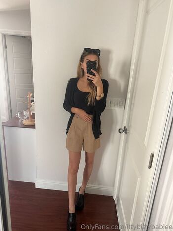 Cloe Lauren / ittybittybabiee nude photo #27