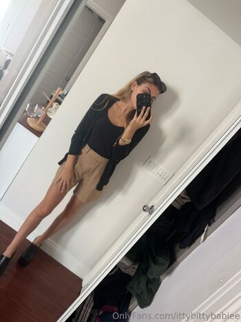 Cloe Lauren / ittybittybabiee nude photo #37