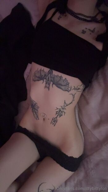 Ren( / ittybittyloli nude photo #5