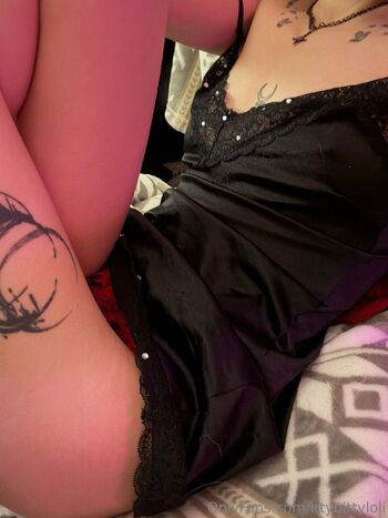 Ren( / ittybittyloli nude photo #9