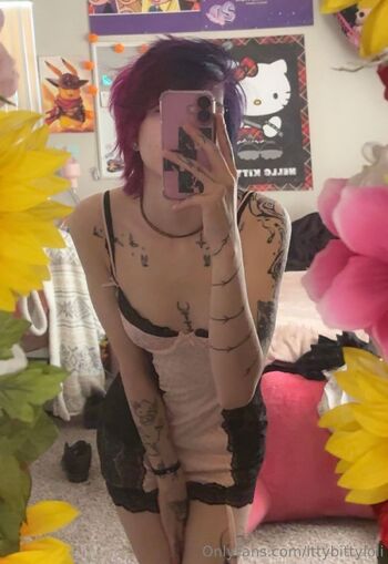 Ren( / ittybittyloli nude photo #24