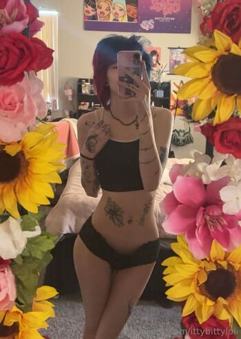 Ren( / ittybittyloli nude photo #28