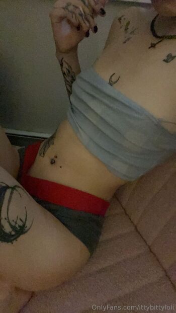 Ren( / ittybittyloli nude photo #31