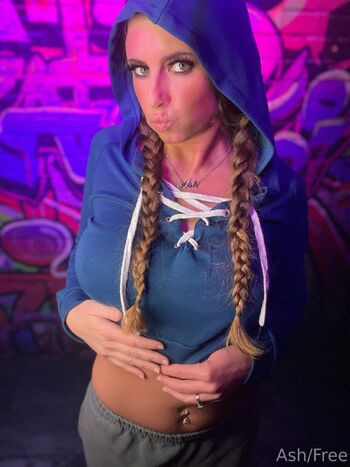 AshFree O / itzmissashfree nude photo #39