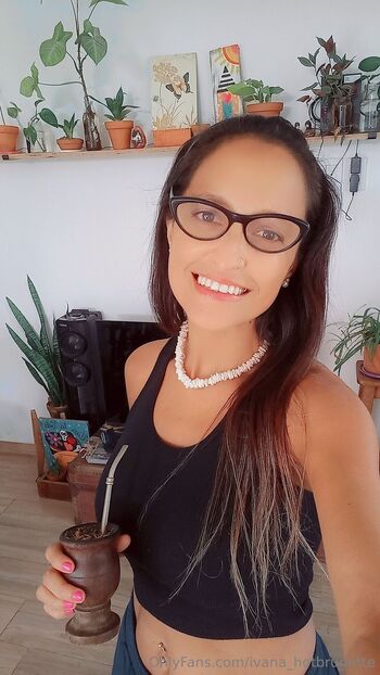 𝙄𝙑𝘼𝙉𝘼 𝙃𝙊𝙏 𝙎𝙀𝙓𝙏𝙄𝙉𝙂 / ivana_hotbrunette nude photo #2