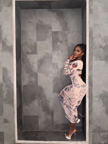 Ivonn / ivyfit nude photo #2