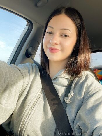 Ivy / ivyvyxxx nude photo #2