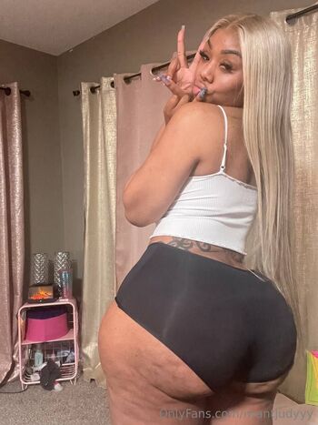Fattest Ass On 0nlyfn / iwantjudyyy nude photo #7