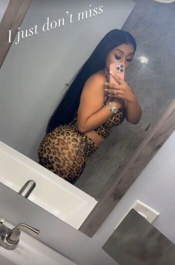 Fattest Ass On 0nlyfn / iwantjudyyy nude photo #13