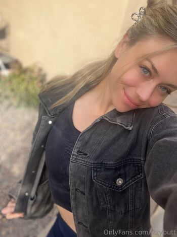 DizzyIzzyBut / izzybutt / dizzyizzybutt / izzybuttt / dizzzyizzzzy / izzy_butt nude photo #39