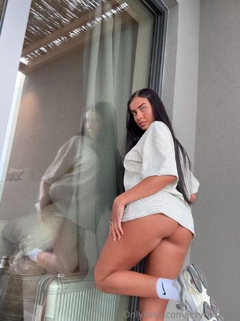 Isabella Rhoade / izzyrhoades nude photo #16