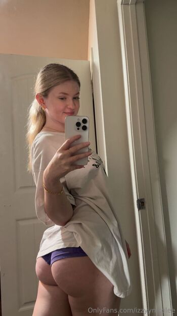 izzy / izzyynicolee nude photo #26