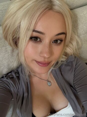 JadeyAn / ja.deyanh nude photo #34