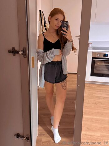 Jane / jaane_18 nude photo #3