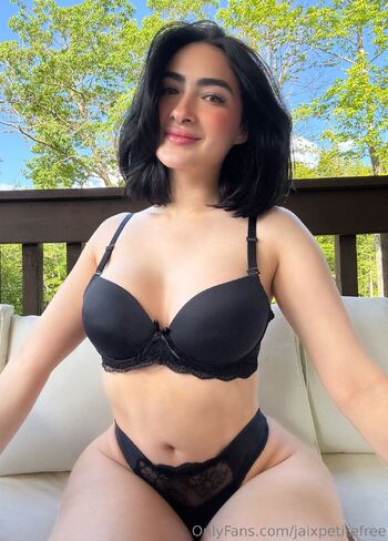 Jaileen / jaixpetitefree nude photo #18