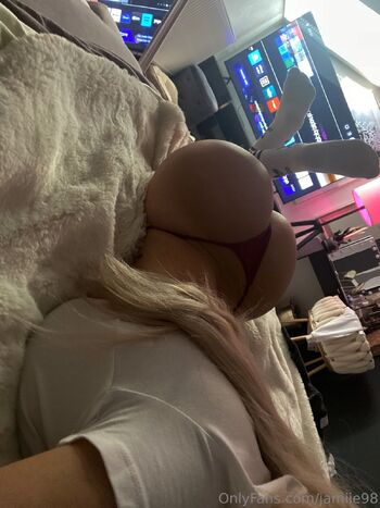Jamie / jamiie98 nude photo #16