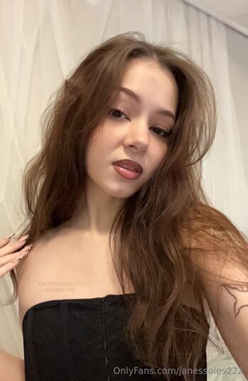 jan / janessoles222 nude photo #1