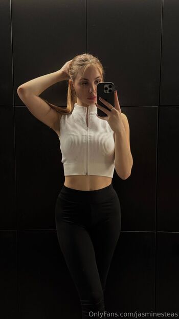 Lillia / jasminesteas nude photo #1