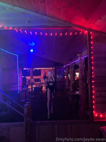 𝔍𝔞𝔶𝔡𝔢 / jayde.swan / satya_swan / jaydeswan nude photo #2