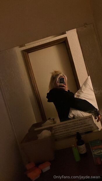 𝔍𝔞𝔶𝔡𝔢 / jayde.swan / satya_swan / jaydeswan nude photo #14