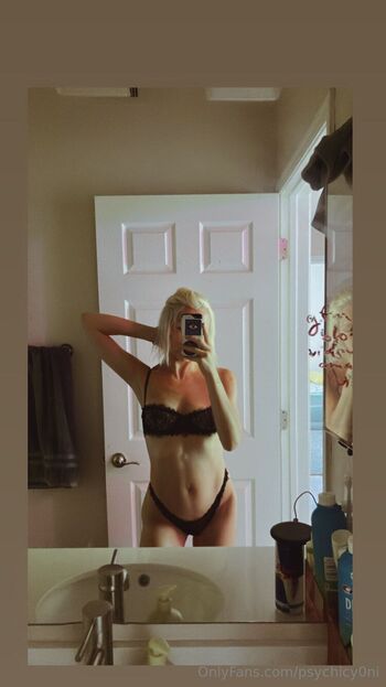 𝔍𝔞𝔶𝔡𝔢 / jayde.swan / satya_swan / jaydeswan nude photo #15