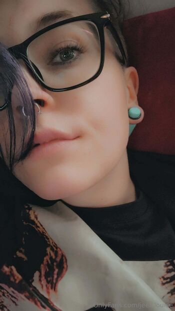 Louise / jeez.louise / fiirstlostgiirl nude photo #3